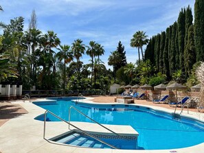 Pool - Penthouse with Terrace, Stunning Views, Pool & Barbecue, Parking (Marbella)