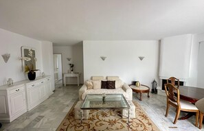 Living area - Penthouse with Terrace, Stunning Views, Pool & Barbecue, Parking (Marbella)