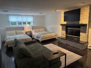 Iron/ironing board, WiFi, bed sheets - Modern & Cozy 1 bdrm Apt near NYC, GREENWICH , RYE / Sleeps 4 (Port Chester)