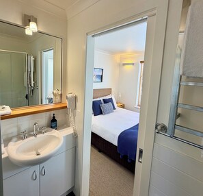 Bathroom - Schnapps 02 Snow Escape (Mount Hotham)