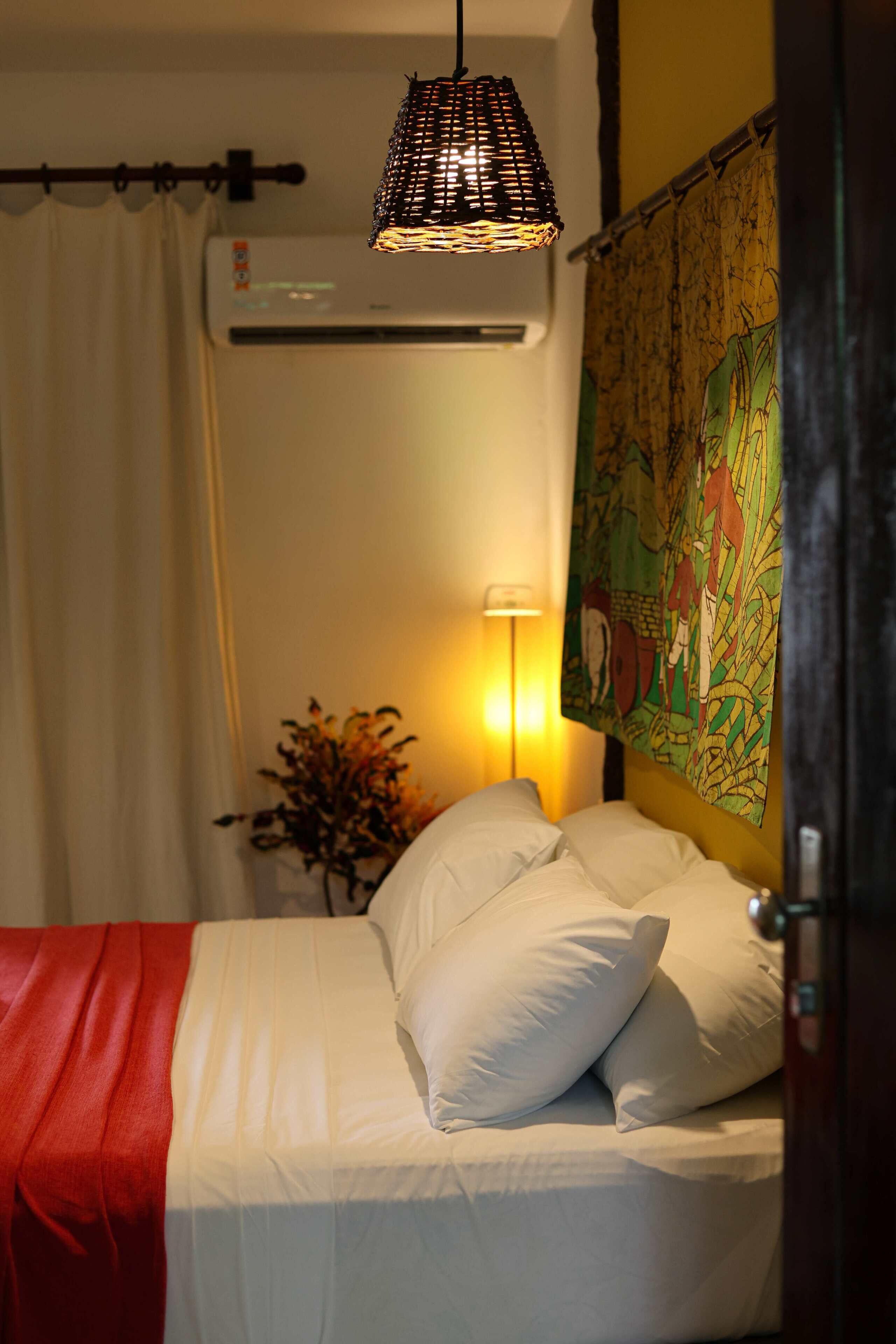 Suite, Balcony, Garden View | In-room safe, desk, laptop workspace, blackout drapes