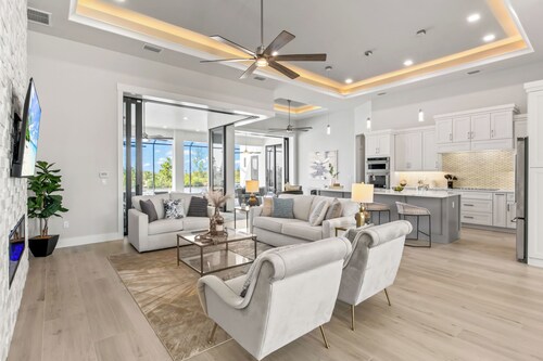 Grand Sunset Villa
