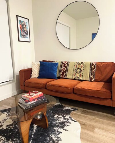 ♥ Modern 2BR Hayward Retreat with Pool, ✦ Gym, Balcony and Workspace