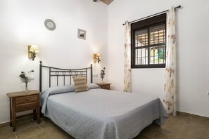 Deluxe Apartment, Pool View