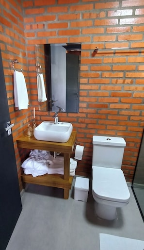 Nhà gỗ, quang cảnh hồ | Phòng tắm