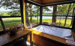 Chalet, Lake View | Living area - Ilhas do Perimbó (Otacilio Costa)