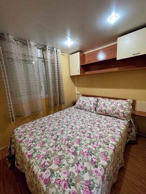 Deluxe House, Pool View | Iron/ironing board, free WiFi - Encantadora Casa con Piscina 3 Habitacio (Vejer de la Frontera)