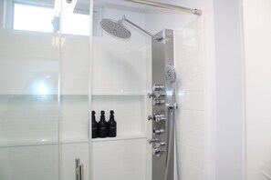 Bathroom - Home in Kingston (Kingston)