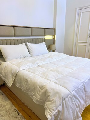 3 bedrooms, iron/ironing board, free WiFi, wheelchair access - Cairo Luxury Apartments on the Nile, next to the Four Seasons Hotel (Giza Governorate)