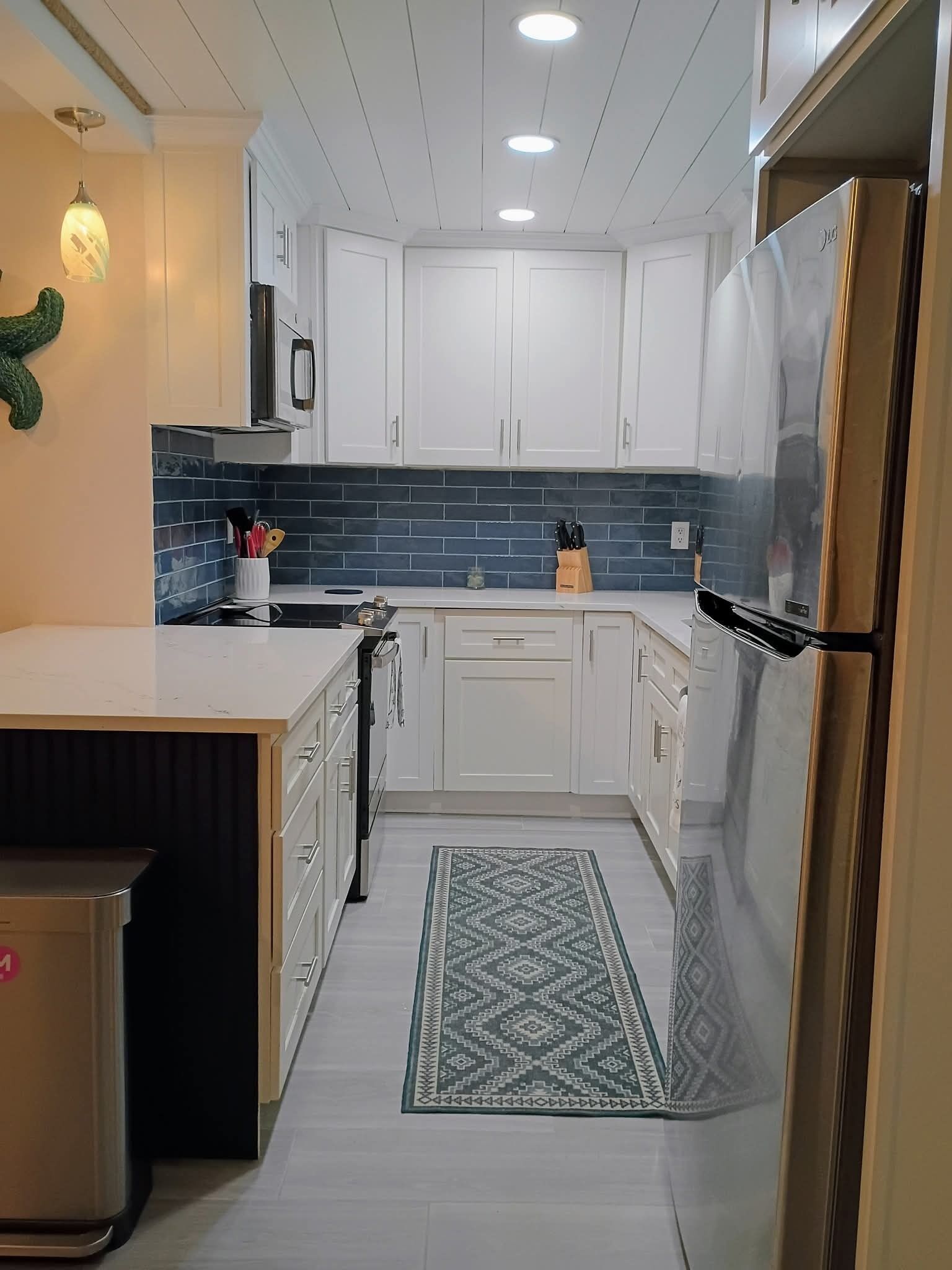 Micro-ondes, four, plaque de cuisson, lave-vaisselle