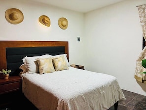 2 Schlafzimmer, Bügeleisen/Bügelbrett, Bettwäsche