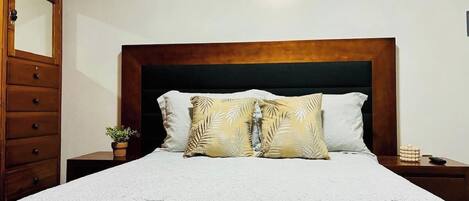 2 bedrooms, iron/ironing board, bed sheets