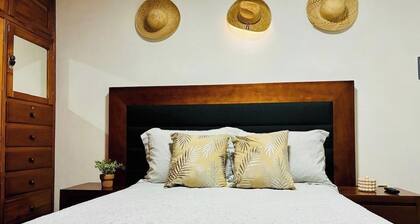 Hogar Diaz Tradition and comfort in the center 2,BR. Apartment in downtown Oaxaca.