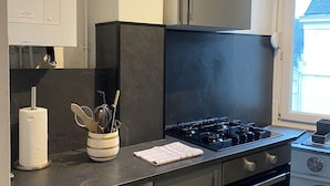 Private kitchen - Central in city center with 2 well-separated double bedrooms/WIFI/easy parking (Reims)