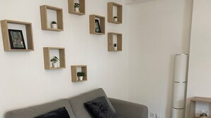 Living area - Central in city center with 2 well-separated double bedrooms/WIFI/easy parking (Reims)