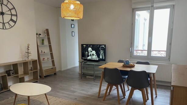 Interior - Central in city center with 2 well-separated double bedrooms/WIFI/easy parking (Reims)