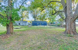 Property grounds - 3-bedroom house (Roeland Park)