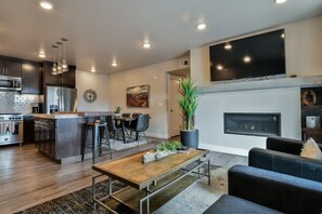 Interior - C1 (ADA unit) and C4 Combo SageCreek Resort - Pool (Moab)