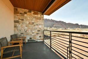 Terrace/patio - C10-C11 Combo-Luxurious Moab Vacation Rental~Pool (Moab)