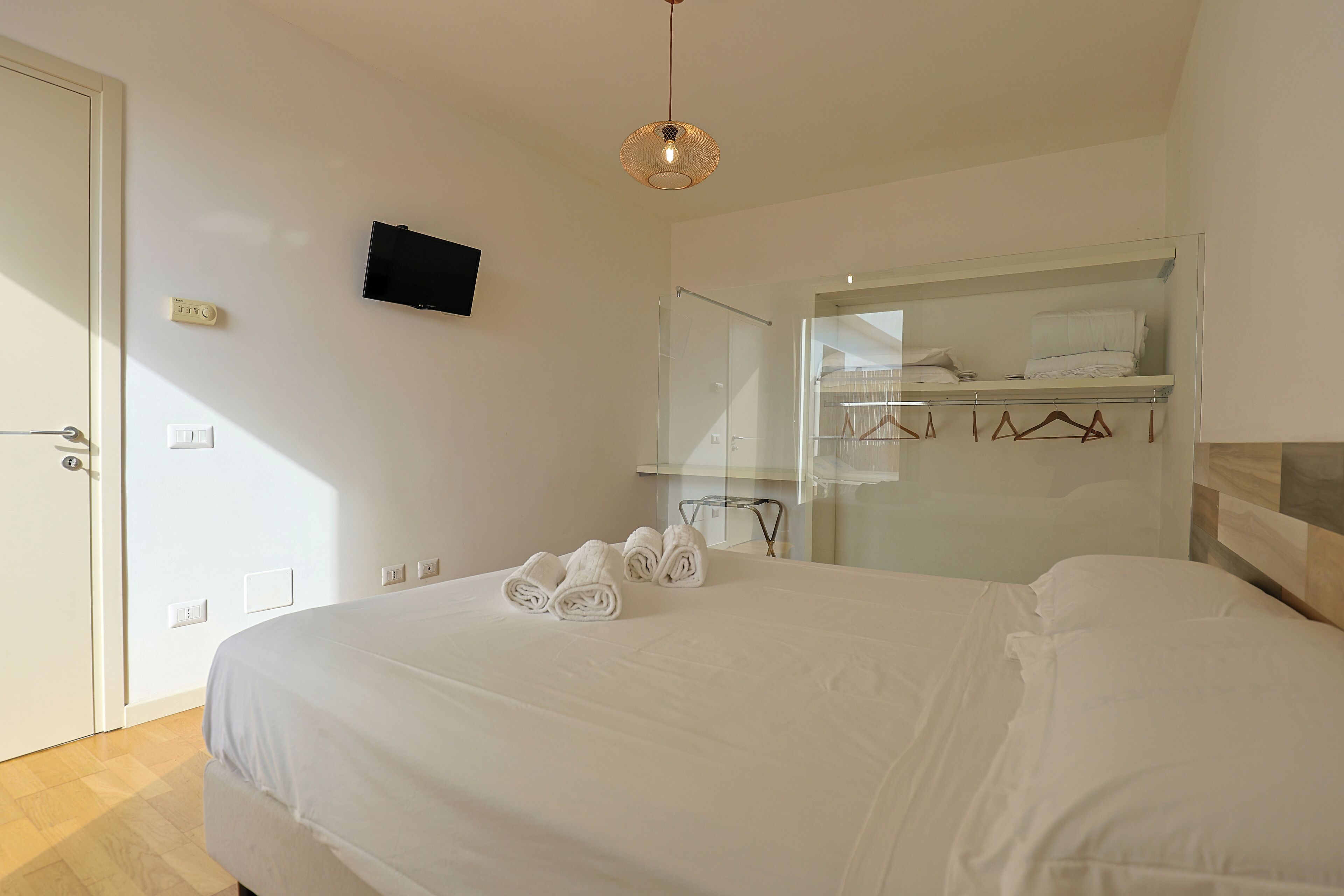 Internet, bed sheets