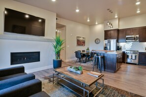 Interior - C6 and C7 Combo - Sage Creek Retreat - Heated Pool (Moab)
