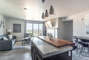 Interior - Comfort and Convenience at D6 and D7 Combo (Moab)