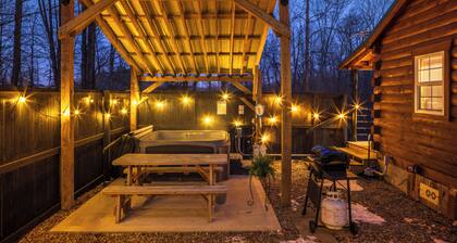 16 miles from Hocking Hills, 1BR/1BA Private Hot Tub, Fire Pit, BBQ