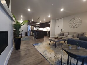 TV, fireplace