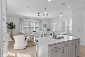 Smart TV, books - Seabrook Cottage: golf cart, bikes, heated pool! (Walton County)