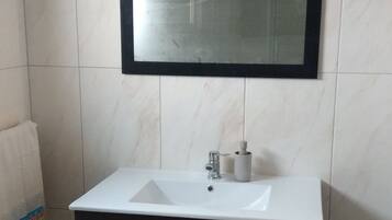 Shower, bidet, towels