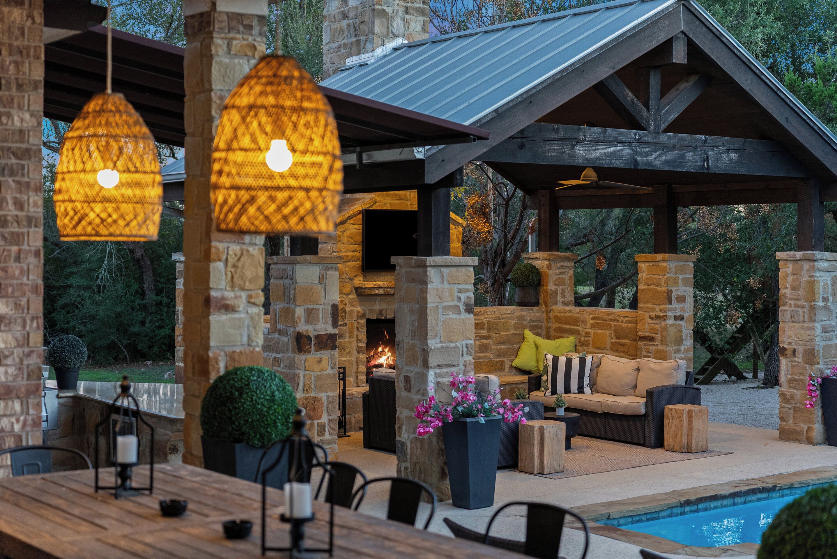 Outdoor dining