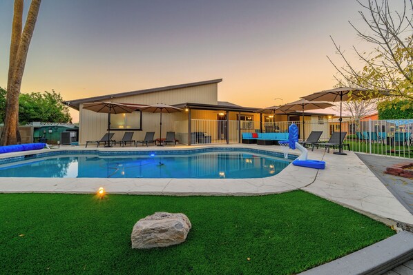 Outdoor pool, a heated pool