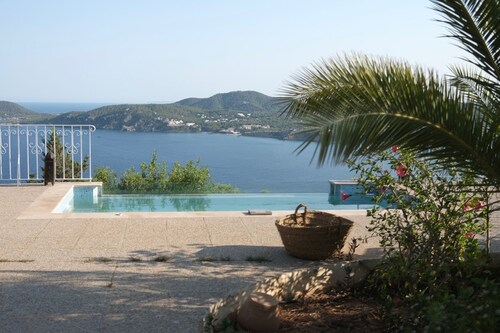 Stunning 3 Bedroom Villa - Panoramic View