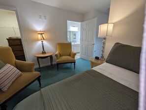 1 bedroom, iron/ironing board, WiFi, bed sheets - Cozy Lil' Charmer Near Bethany Beach
1-bedroom apartment with AC (Millville)