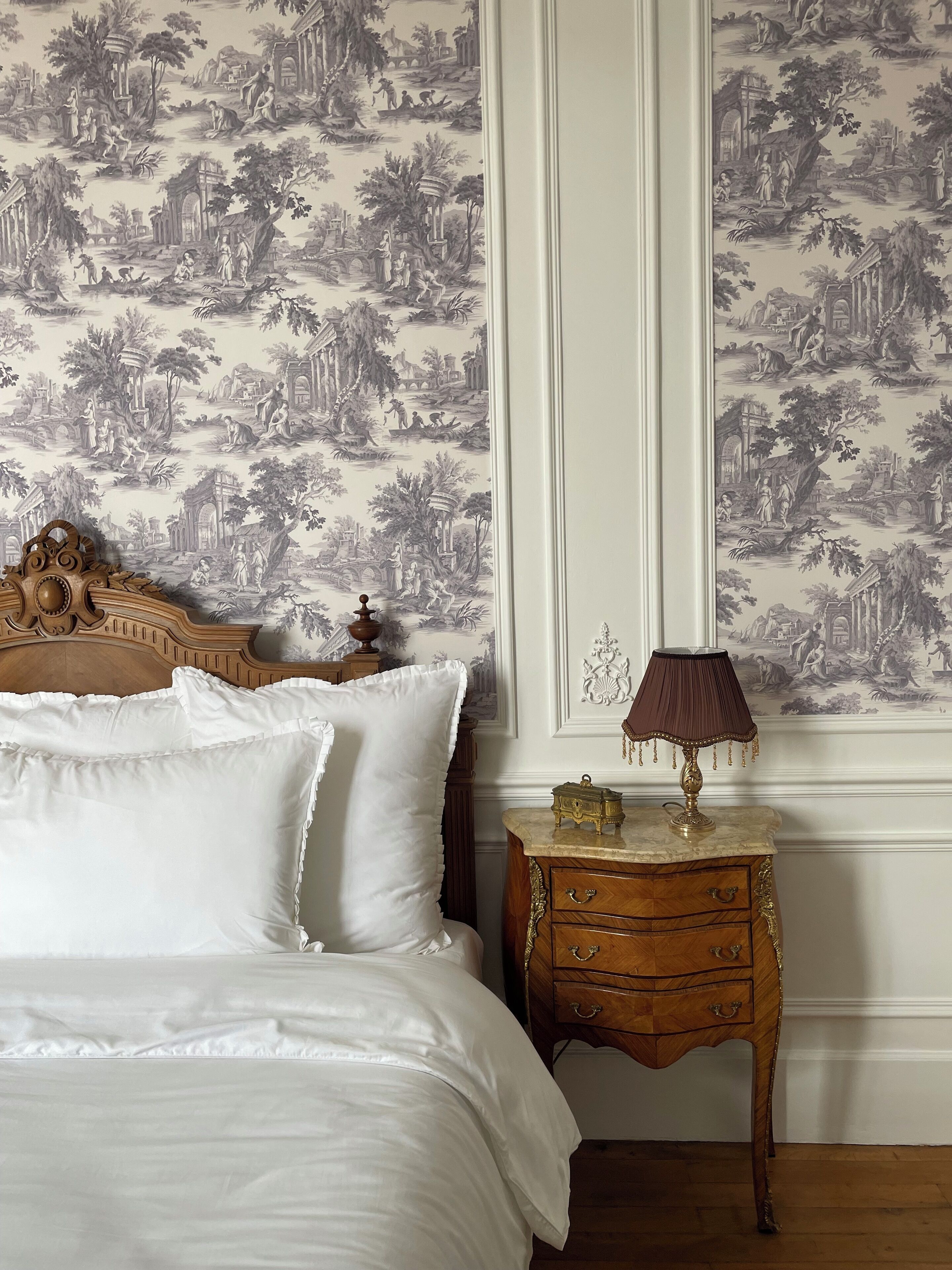 Deluxe dubbelrum - utsikt mot staden | Arbetsyta för laptop och gratis wi-fi