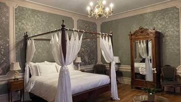 Deluxe tweepersoonskamer, uitzicht op de stad | Een laptopwerkplek, gratis wifi