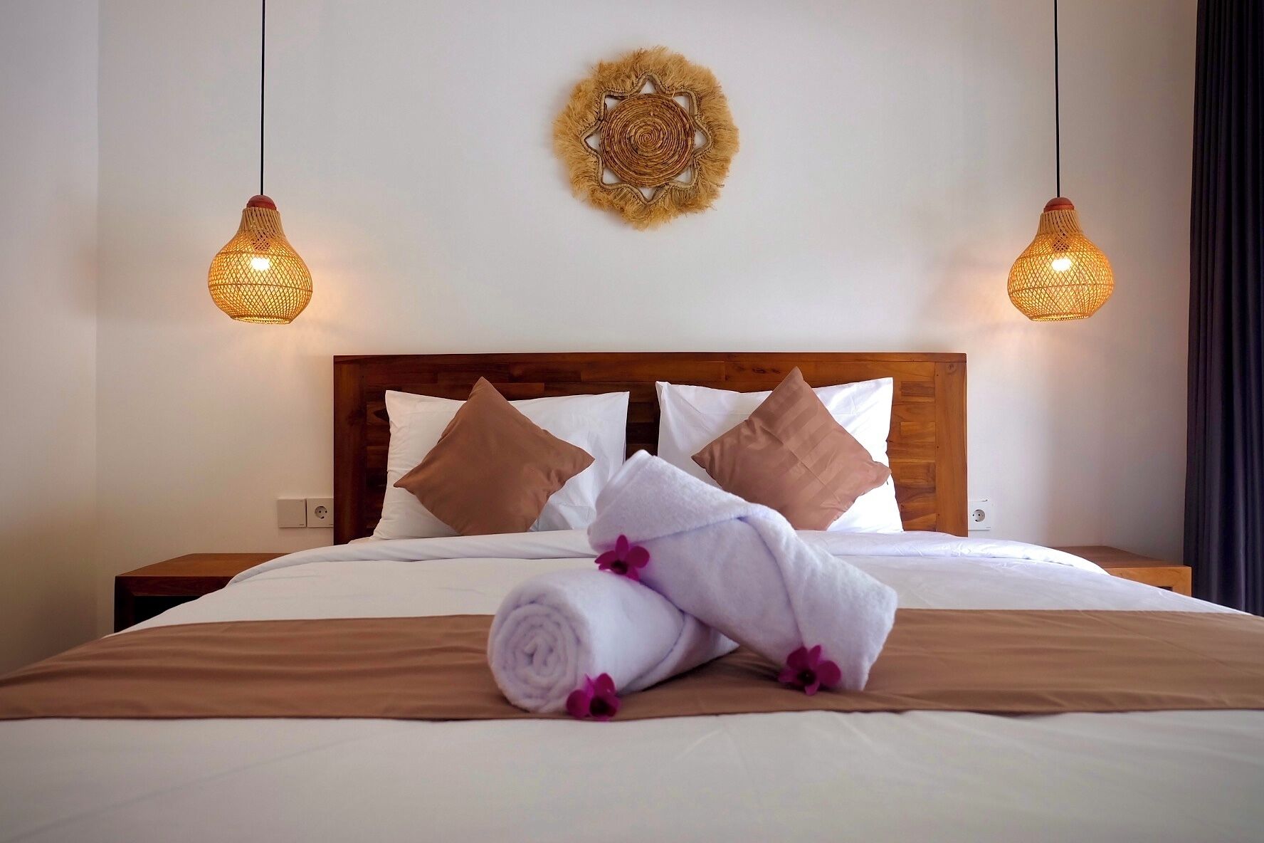 Deluxe Double Room, Garden View | Desk, free WiFi