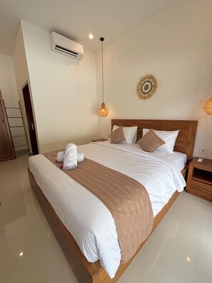 デスク、WiFi (無料)