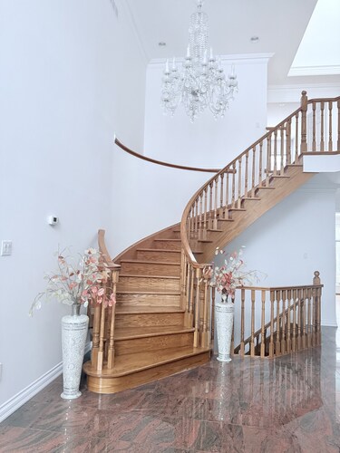 GRAND CLASSIC ESTATE IN AN ELITE NEIGHBOURHOOD