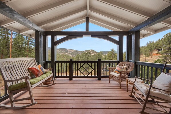 Terrace/patio - Private Boulder Retreat, Serene & 10 Min to Pearl and CU (Boulder)