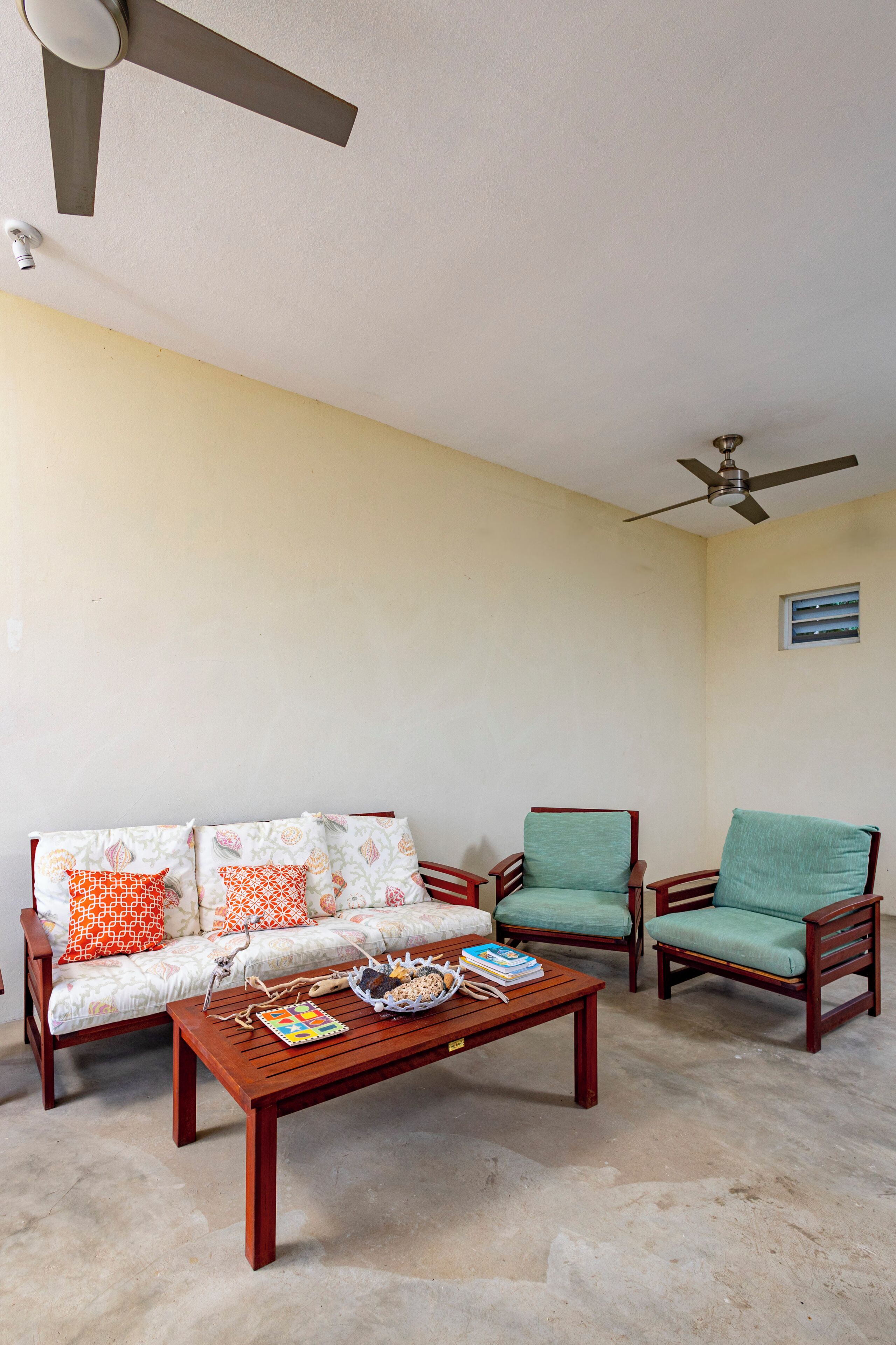 2 Br Island Getaway Featuring Spectacular Views W/king Beds, Ac, Wifi, And Pool - 비에케스