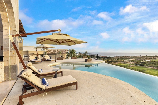 Family-friendly pool setup perfect for Cabo holiday escapes.