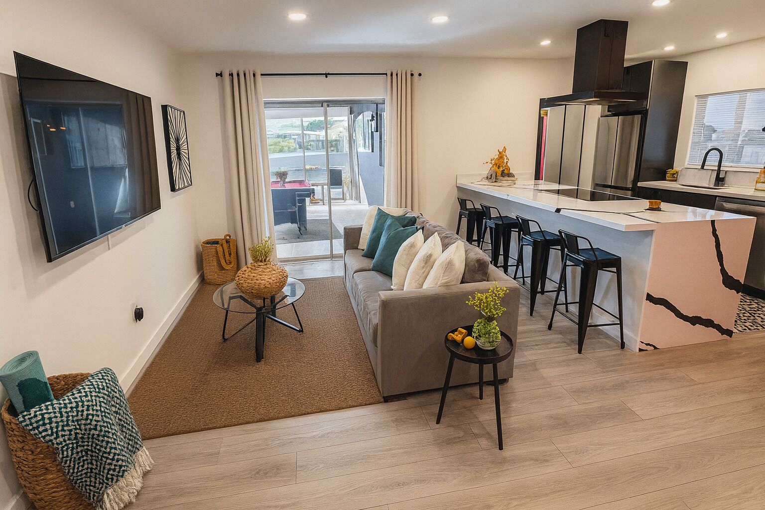 TV connectée, livres, écrans d'ordinateur