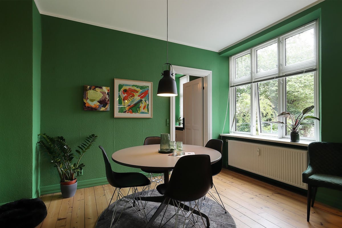 Individually decorated, free WiFi