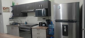 Fridge, microwave, oven, coffee/tea maker - 2 bedroom apartment, ground floor with patio, 20 min airport and 8 min Tlaquepaque (Tlaquepaque)