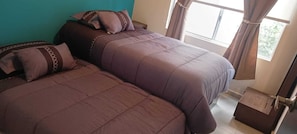 Silitysrauta/-lauta, ilmainen Wi-Fi, vuodevaatteet