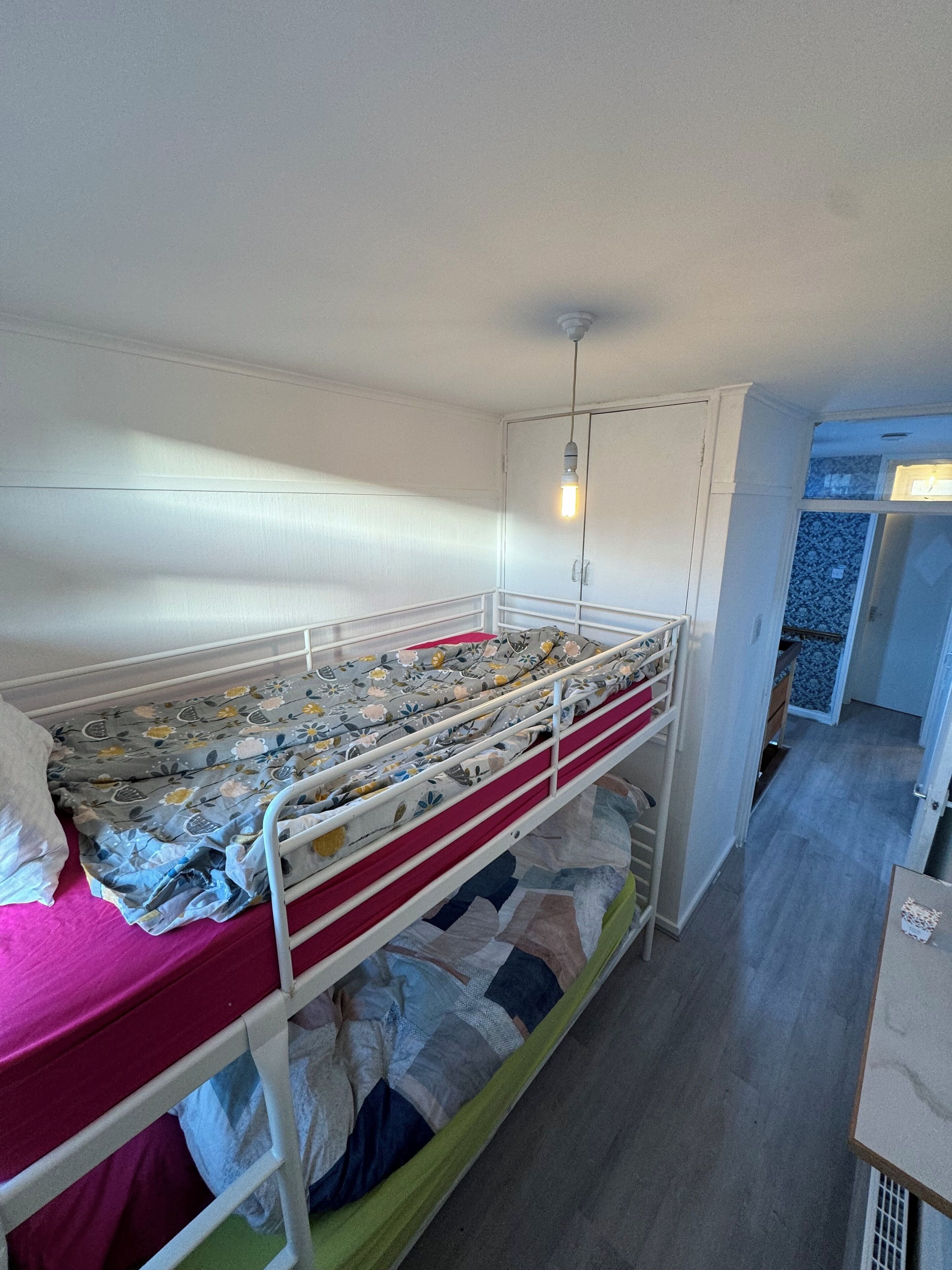 Strykejern/-brett, wi-fi og sengetøy