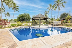 Pool - Beautifully Renovated 2-bedroom condo with AC, sleeps 6, North Shore Oahu (Kahuku)