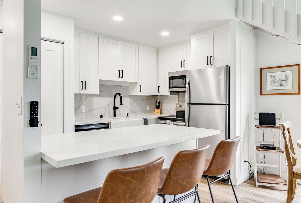 Micro-ondes, four, plaque de cuisson, lave-vaisselle