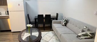 The Cozy & Bright Suite